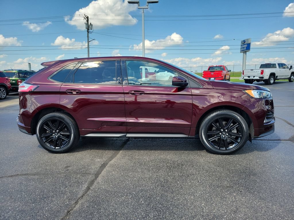 Certified 2024 Ford Edge ST-Line AWD/4WD image 3