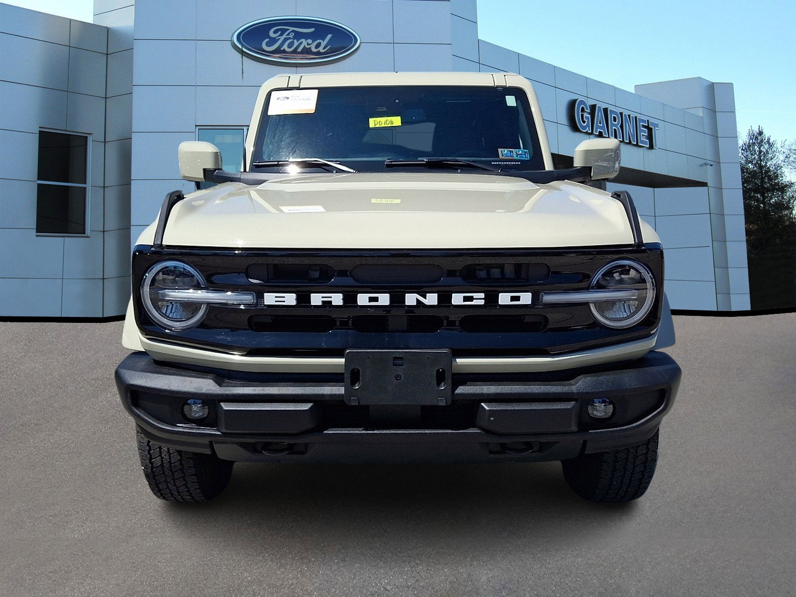 Certified 2025 Ford Bronco Outer Banks AWD/4WD image 3