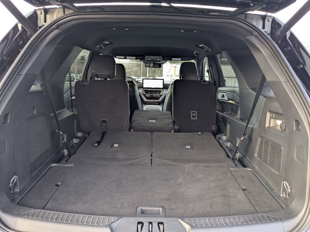 Certified 2025 Ford Explorer ST-Line w/ Premium Package image 11