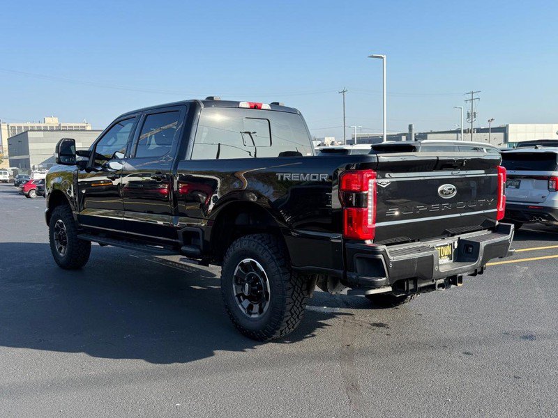 Certified 2024 Ford F250 Lariat w/ Lariat Ultimate Package AWD/4WD image 8
