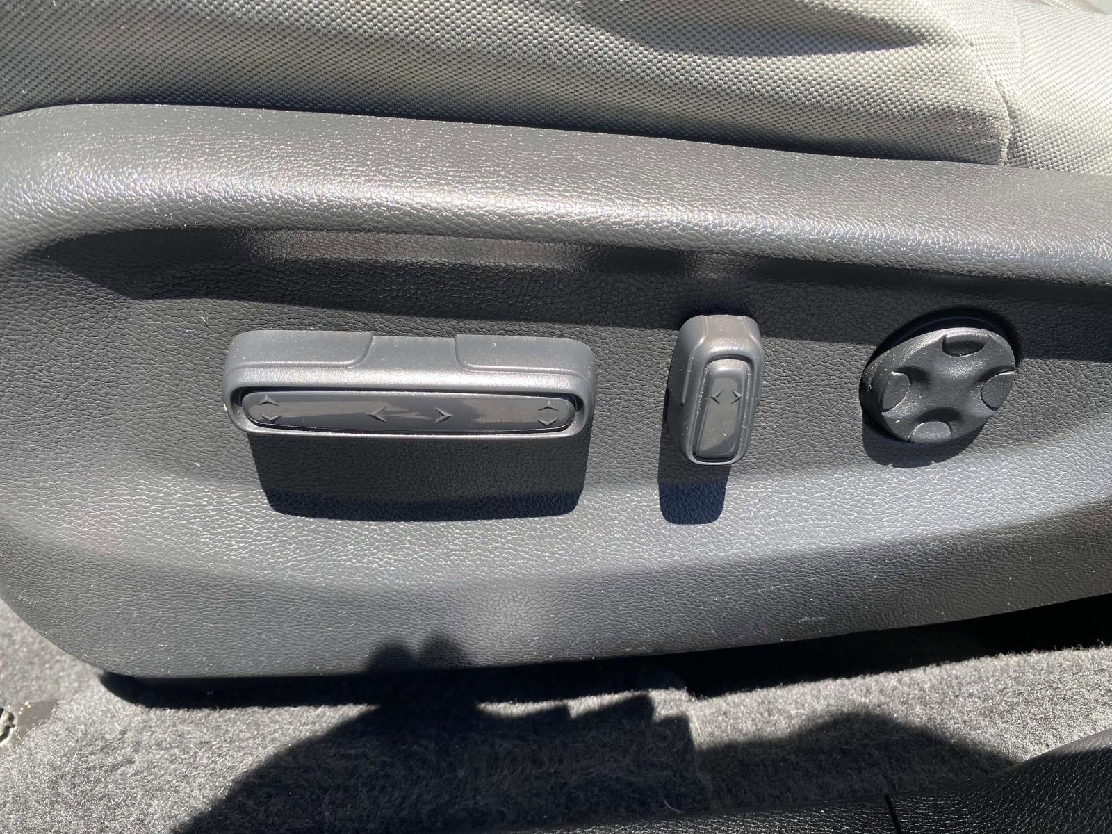 Used 2019 Honda CR-V EX image 16