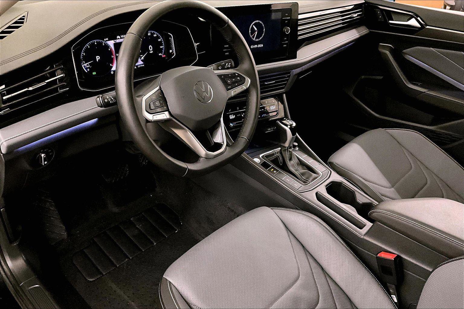 Used 2025 Volkswagen Jetta SEL image 12