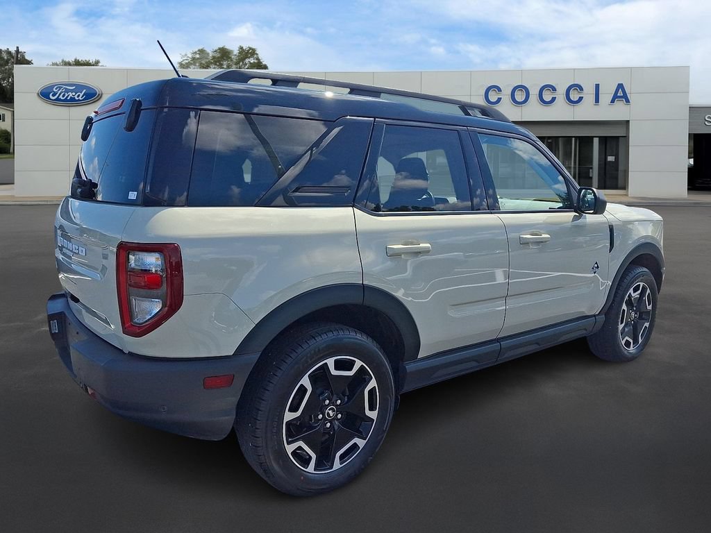 Certified 2024 Ford Bronco Sport Outer Banks w/ Tech Package AWD/4WD image 4
