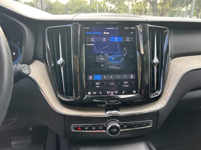 Used 2022 Volvo XC60 B5 Inscription w/ Protection Package Premier FWD image 22