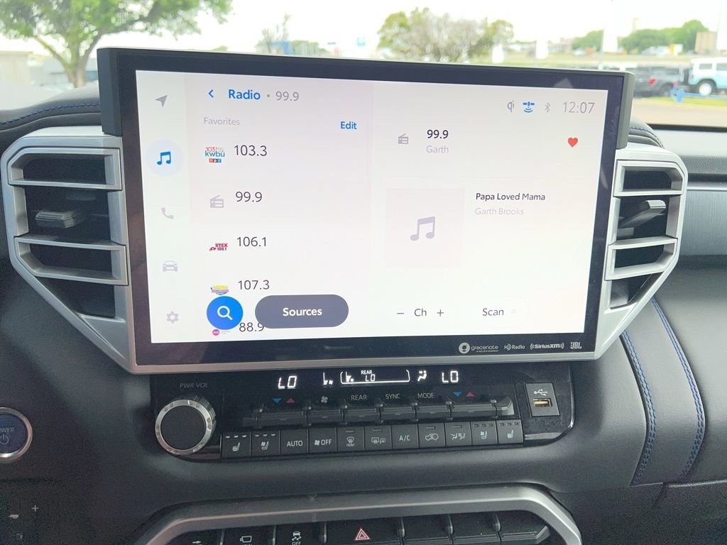 Used 2023 Toyota Sequoia Platinum AWD/4WD image 36