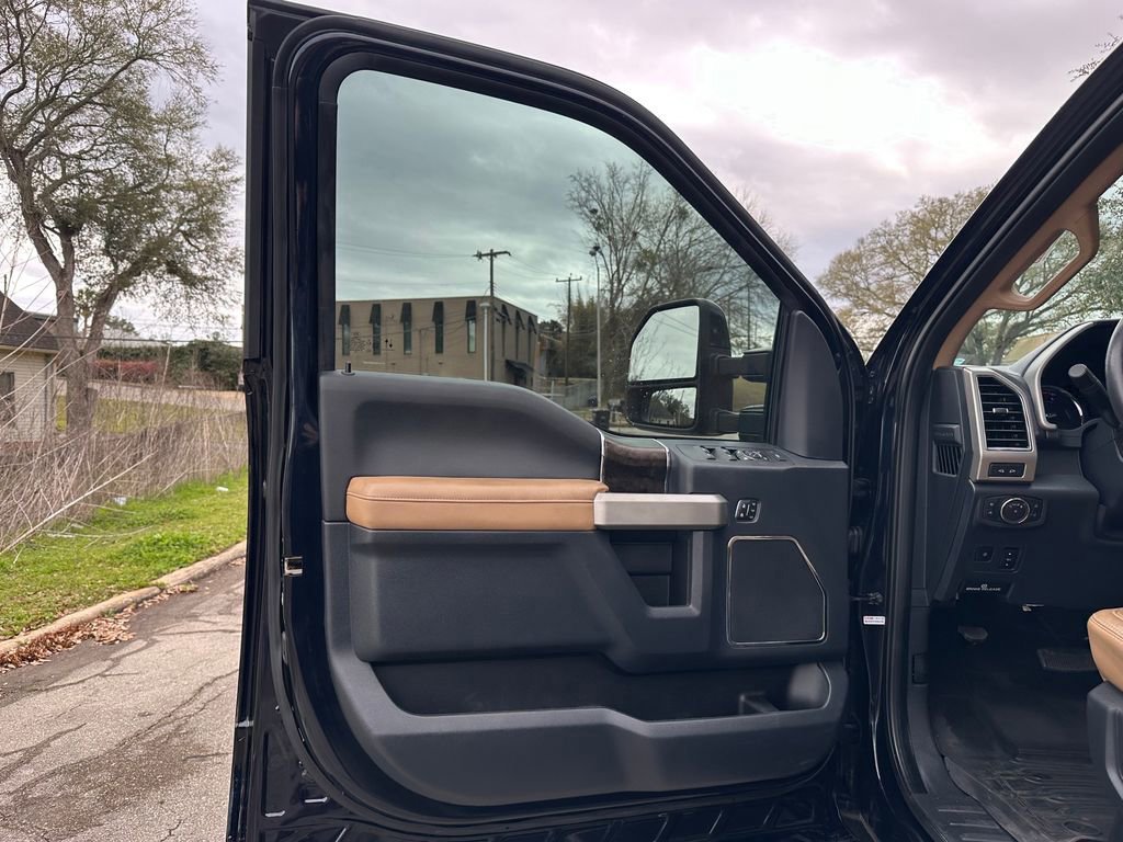 Certified 2022 Ford F250 Lariat w/ Lariat Ultimate Package image 27