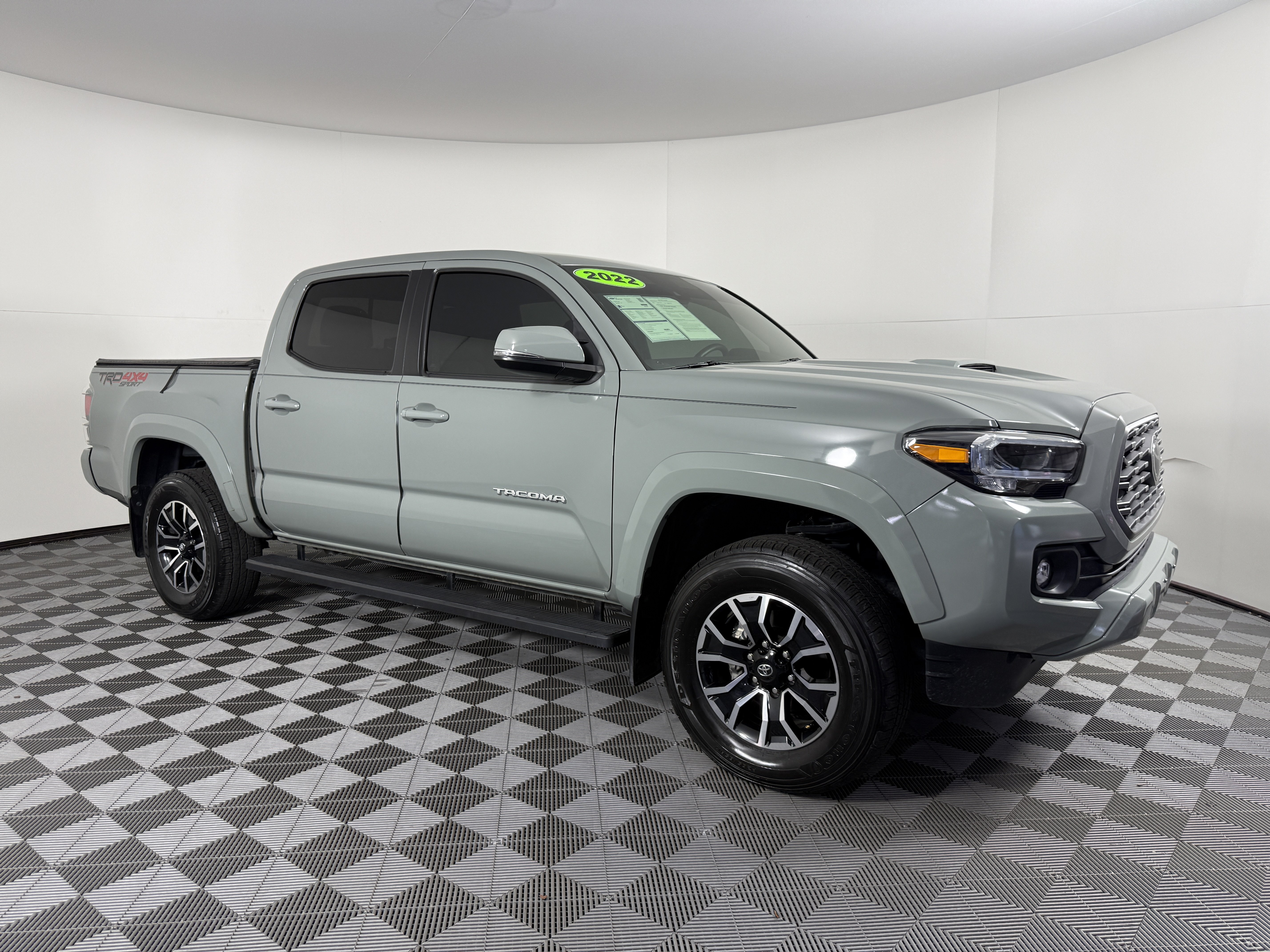 Used 2022 Toyota Tacoma TRD Sport AWD/4WD image 1