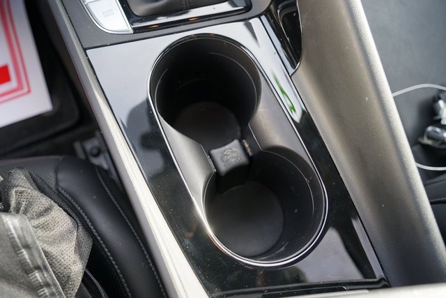 Used 2023 Hyundai Elantra Limited image 19