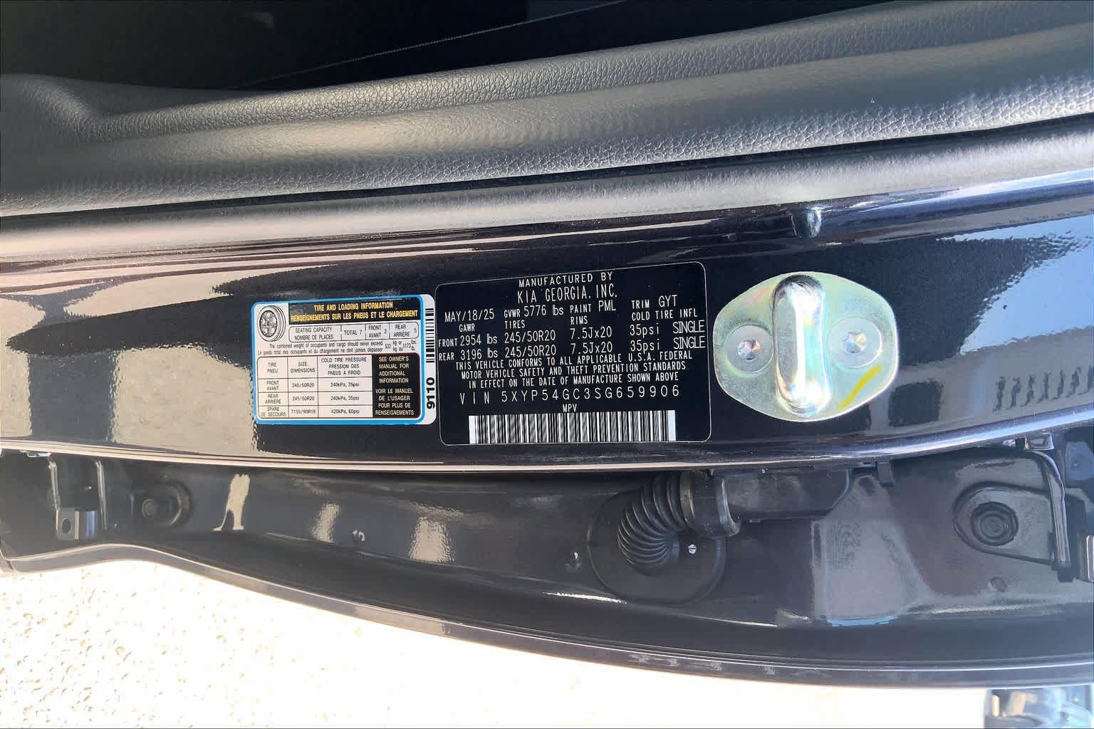 Used 2025 Kia Telluride SX w/ SX Captain's Chair Package FWD image 32