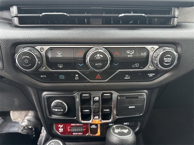 Used 2024 Jeep Wrangler Unlimited image 23