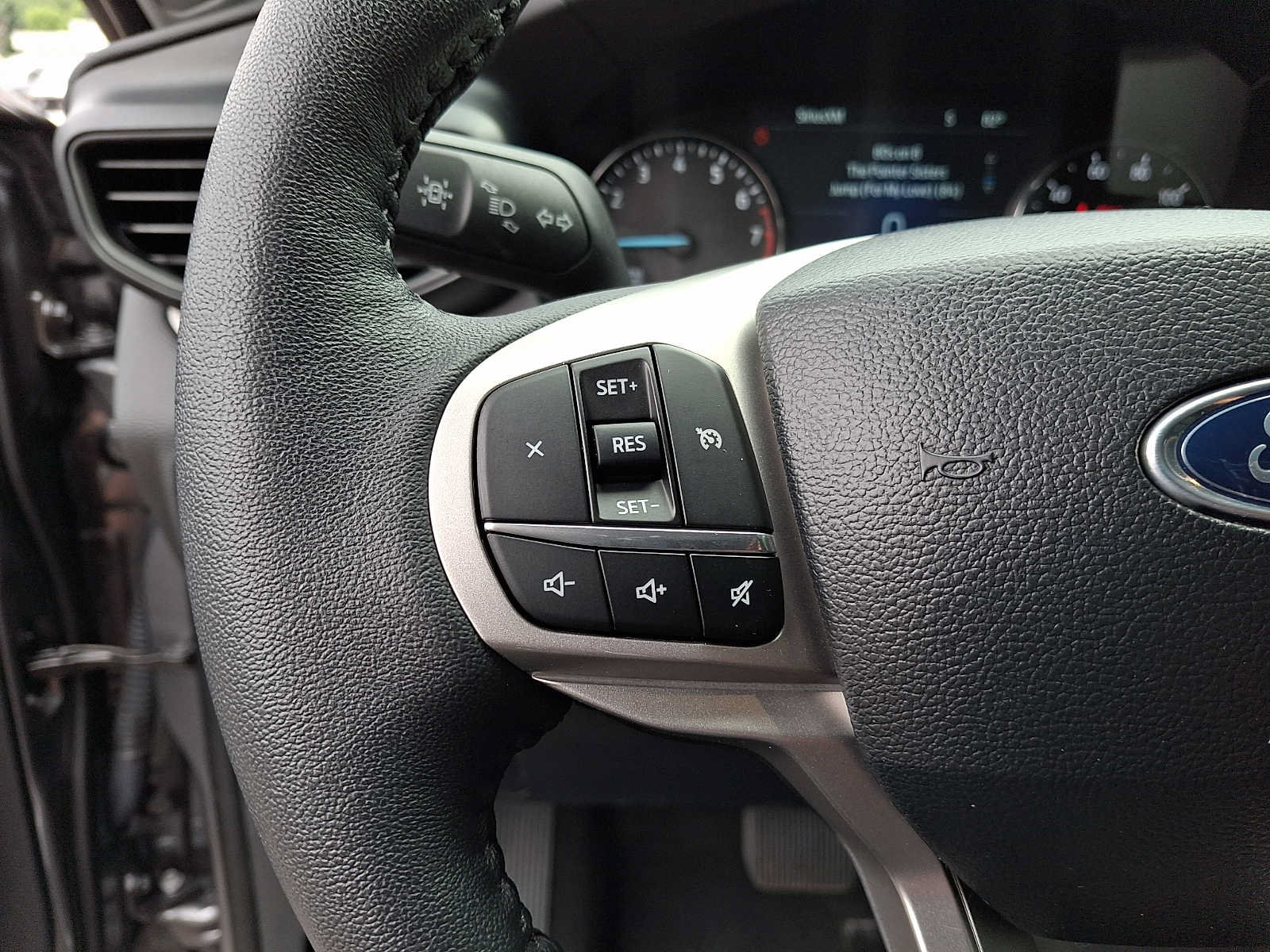 Certified 2024 Ford Explorer XLT AWD/4WD image 22