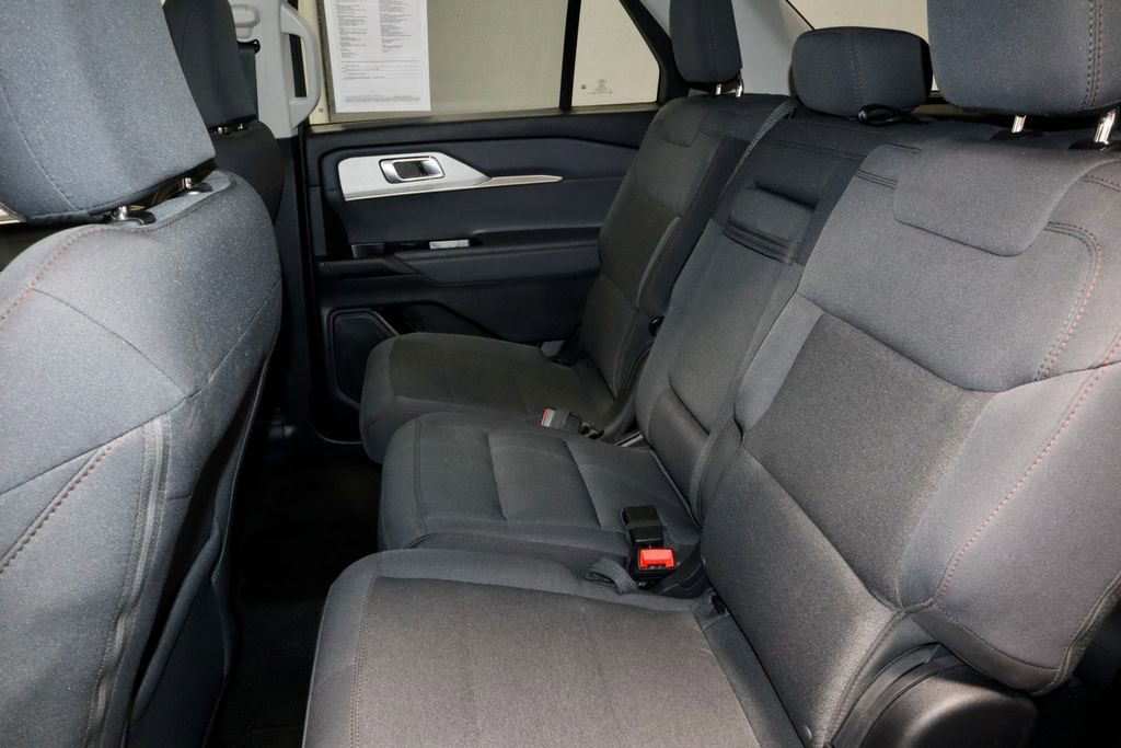 Certified 2025 Ford Explorer Active AWD/4WD image 22