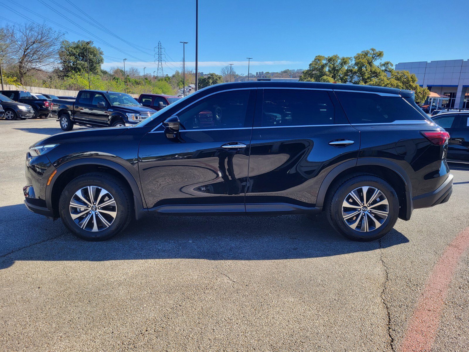 Used 2025 INFINITI QX60 Pure image 6