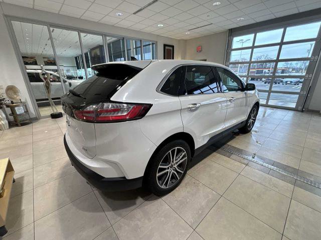 Certified 2022 Ford Edge Titanium w/ Class II Trailer Tow Package image 5