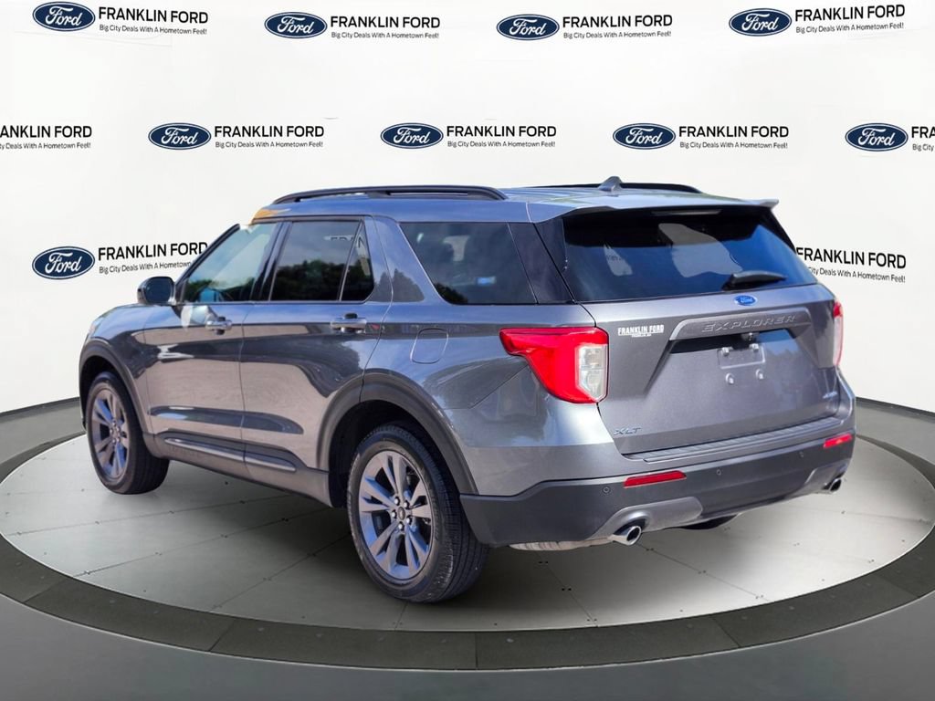 Certified 2022 Ford Explorer XLT w/ Equipment Group 202A AWD/4WD image 3