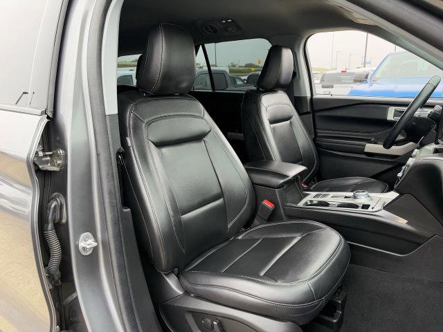 Certified 2022 Ford Explorer XLT w/ Equipment Group 202A image 29