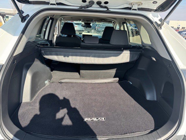 Used 2023 Toyota RAV4 XLE image 27