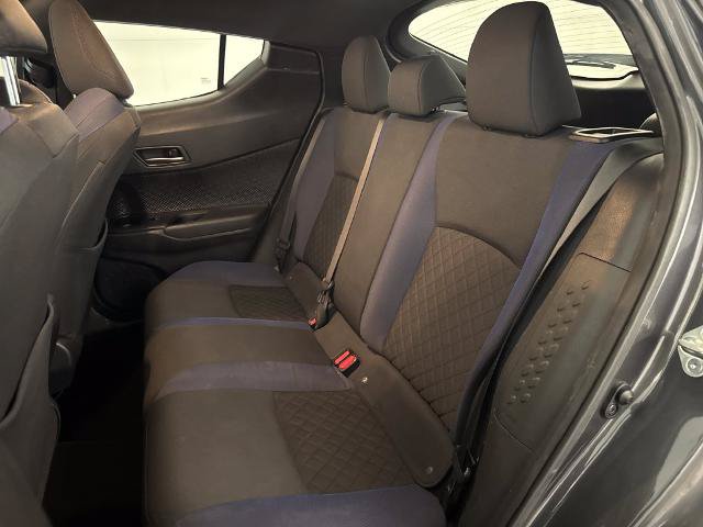 Used 2020 Toyota C-HR XLE FWD image 28