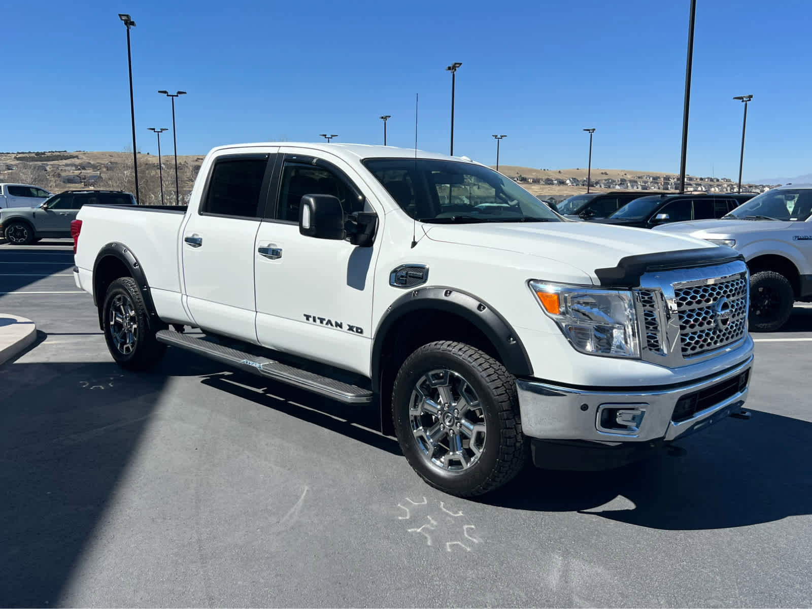 Used 2017 Nissan Titan SV image 5