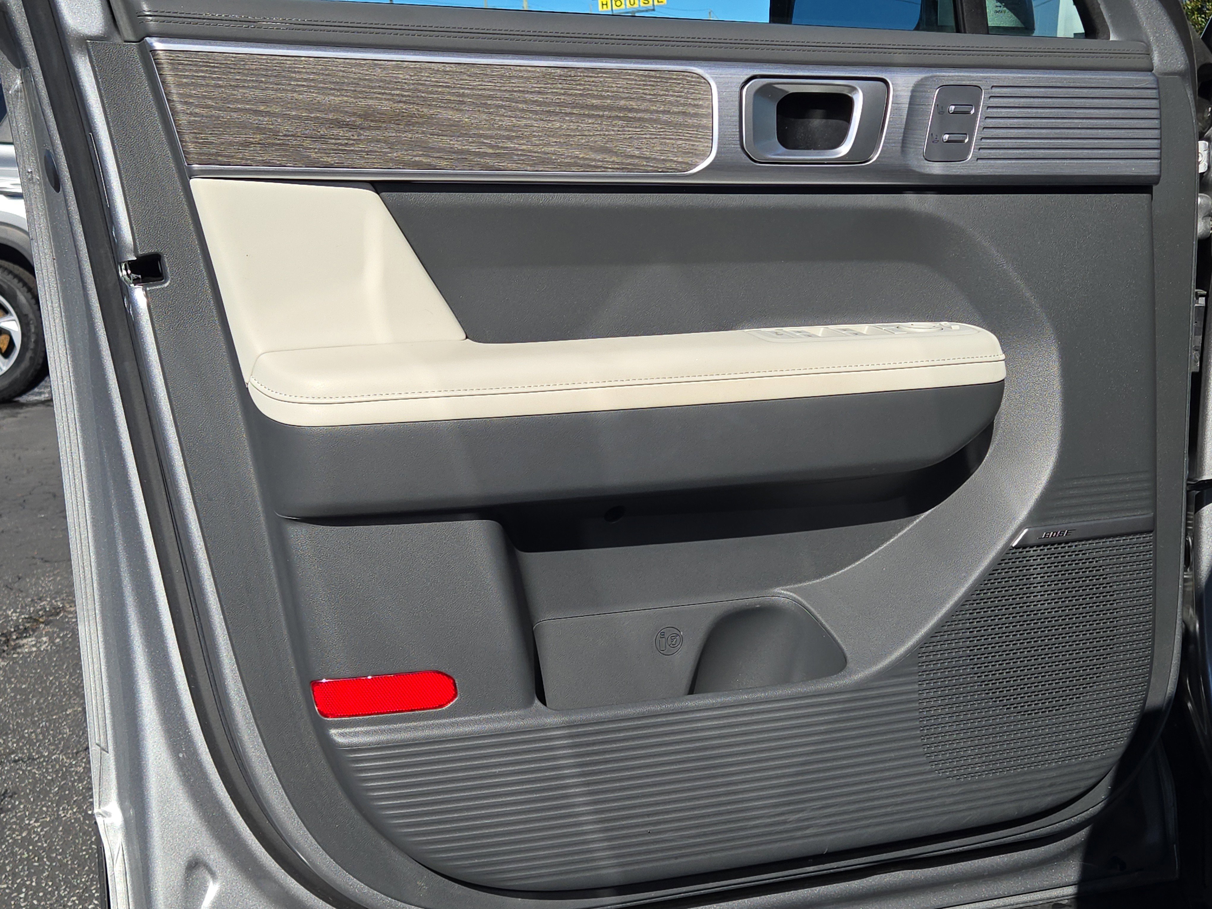 Used 2024 Hyundai Santa Fe Calligraphy image 24