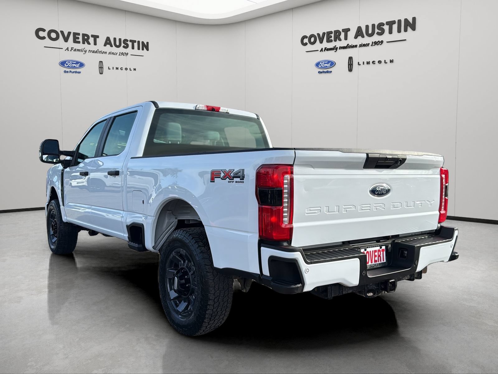 Certified 2024 Ford F250 XL w/ STX Appearance Package AWD/4WD image 2