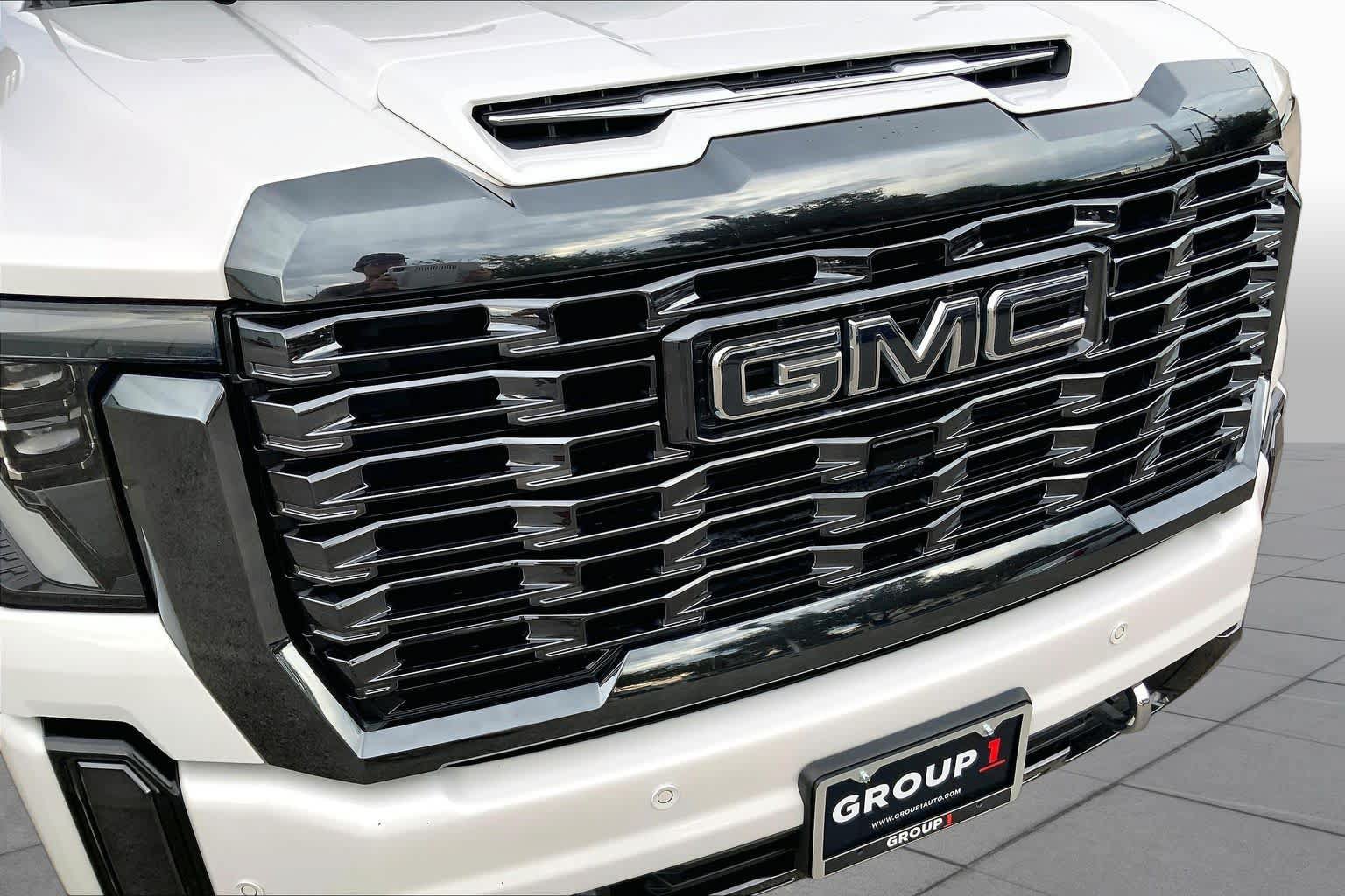 Used 2024 GMC Sierra 2500 Denali Ultimate AWD/4WD image 30