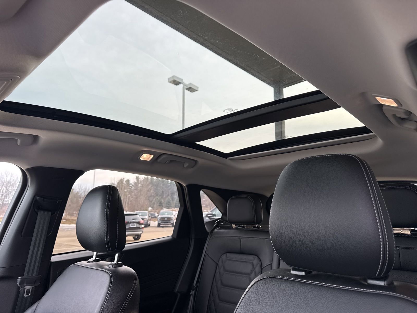 Certified 2024 Ford Escape Platinum w/ Premium Technology Package image 24