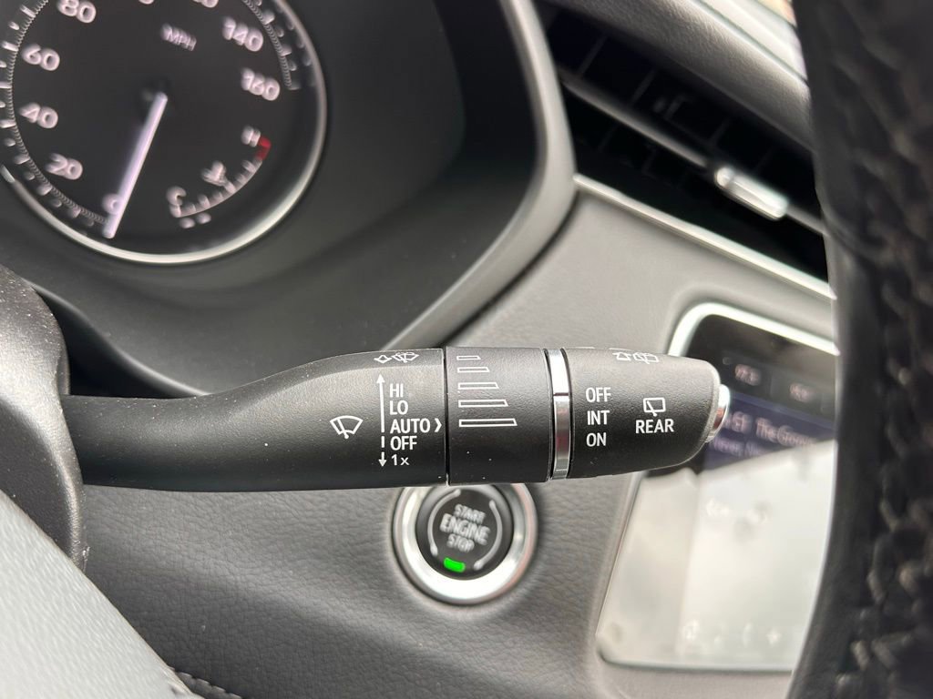 Used 2023 Cadillac XT4 Premium Luxury image 29