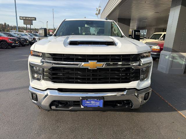 Used 2024 Chevrolet Silverado 2500 LT AWD/4WD image 2
