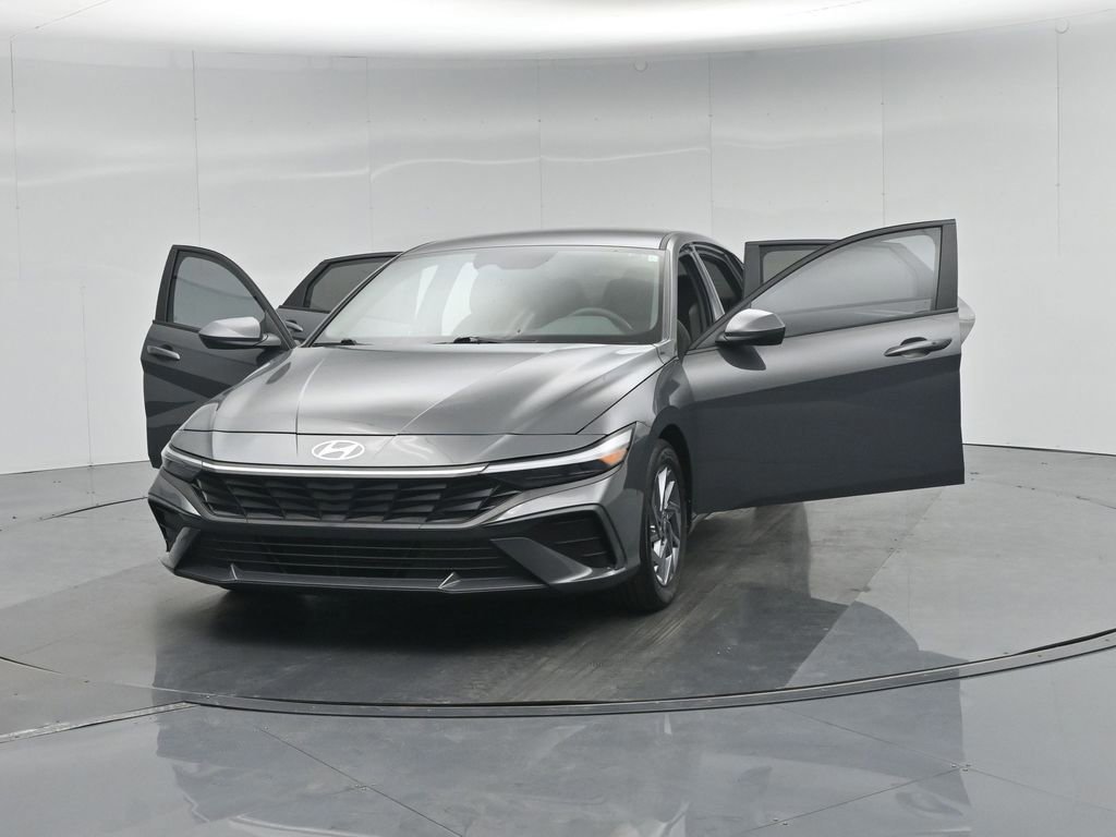 Used 2024 Hyundai Elantra SEL image 57