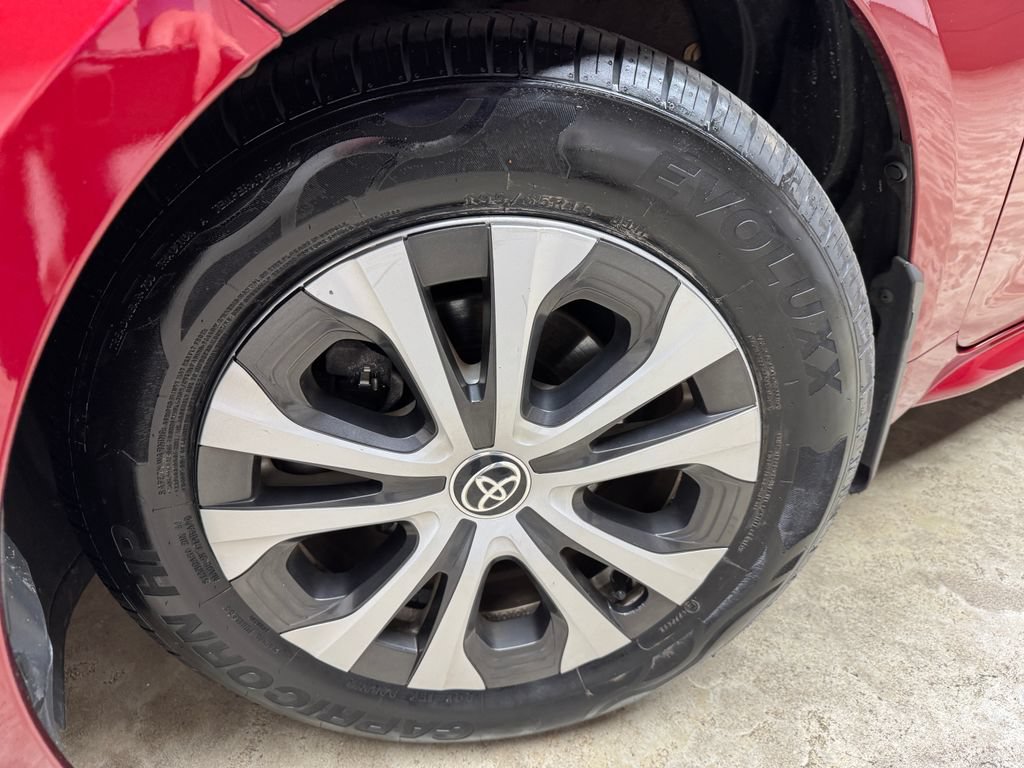 Used 2022 Toyota Corolla LE FWD image 29
