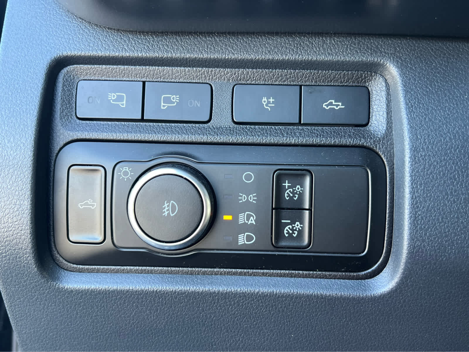 Certified 2024 Ford F450 Platinum w/ FX4 Off-Road Package AWD/4WD image 29