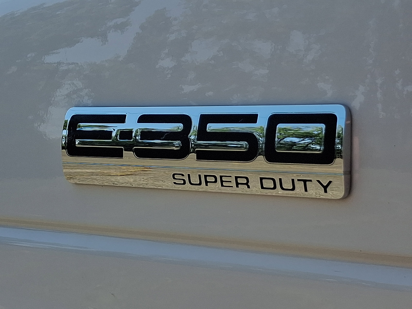 Certified 2022 Ford E-350 and Econoline 350 Super Duty w/ Power Windows & Locks Group RWD image 27