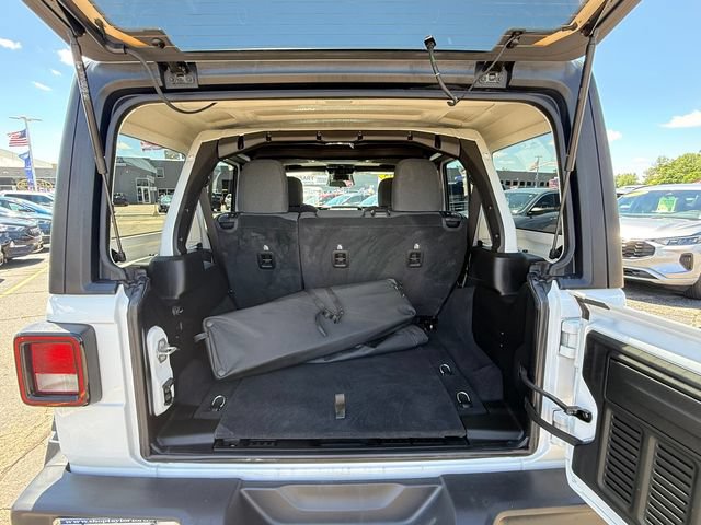 Used 2025 Jeep Wrangler Unlimited Sport AWD/4WD image 24