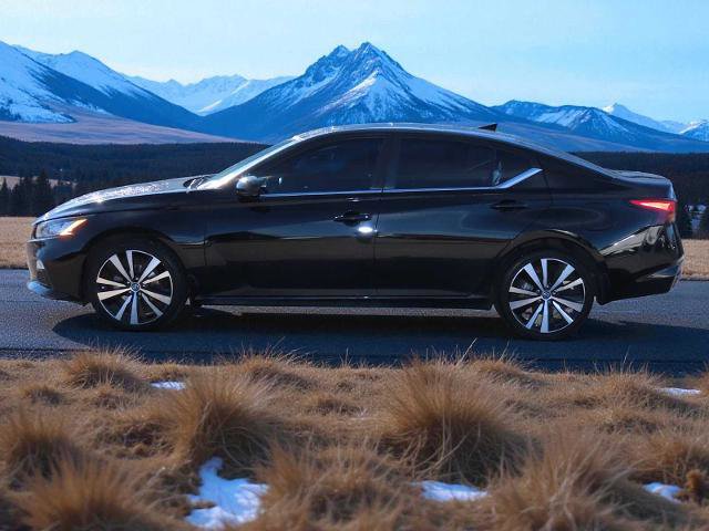 Used 2020 Nissan Altima 2.5 SR w/ Premium Package image 3