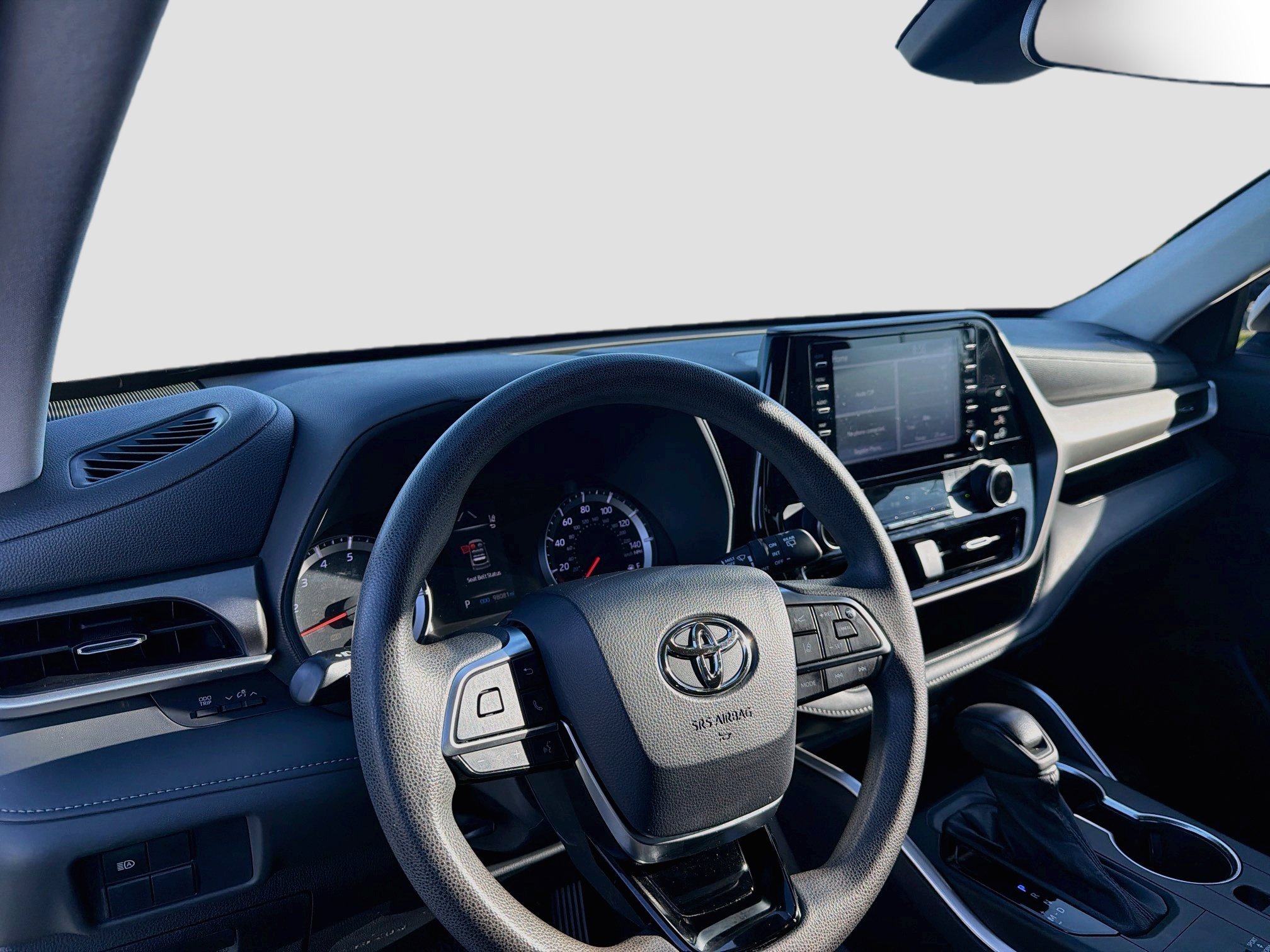 Used 2021 Toyota Highlander L FWD image 9