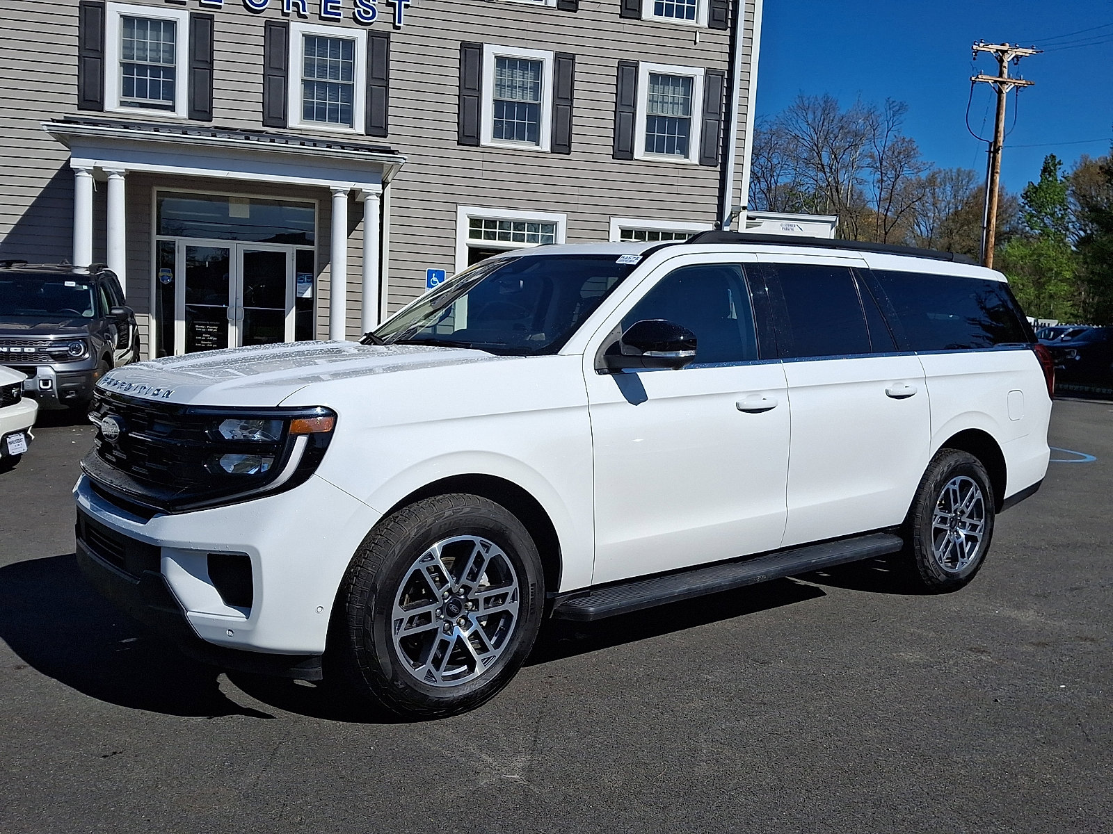 Certified 2025 Ford Expedition Max Active AWD/4WD image 1