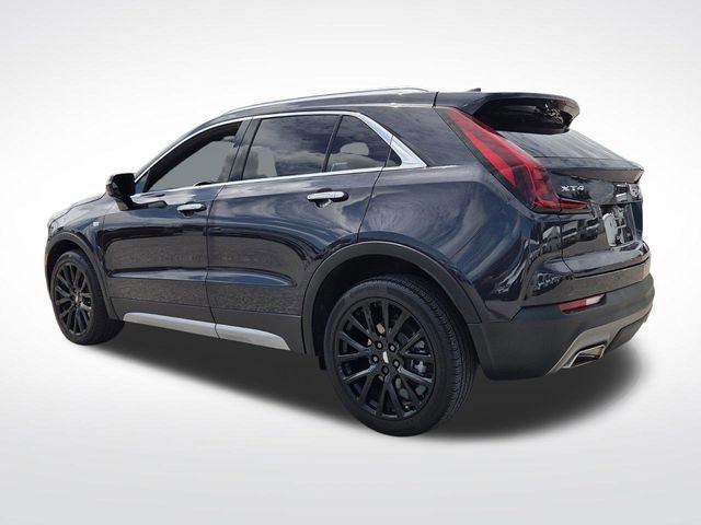 Used 2023 Cadillac XT4 Premium Luxury image 3
