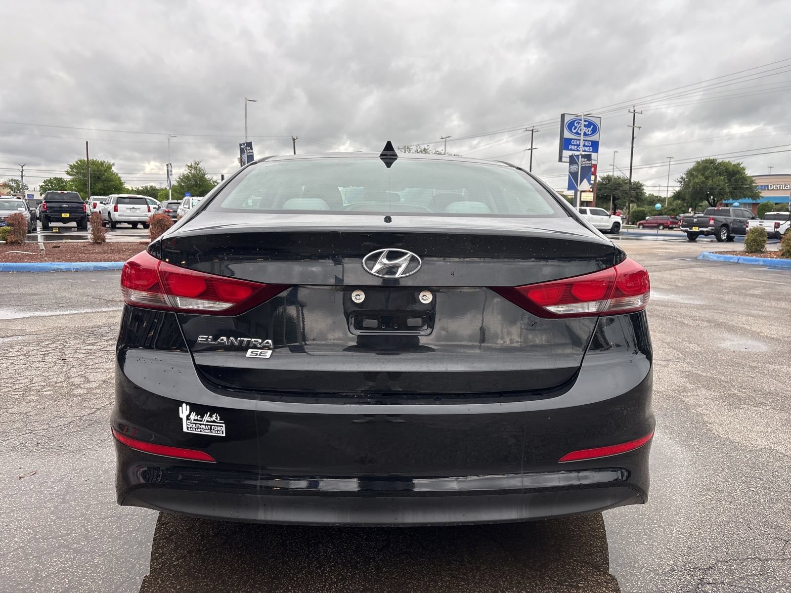 Used 2017 Hyundai Elantra SE FWD image 4
