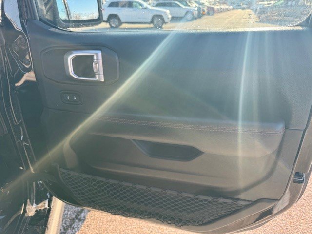 Used 2018 Jeep Wrangler Unlimited Rubicon w/ Dual Top Group image 33