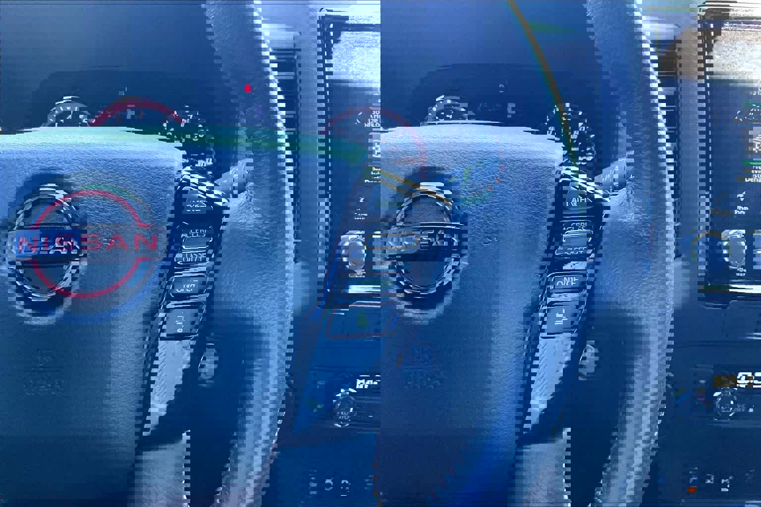 Used 2022 Nissan Frontier Pro-X image 27