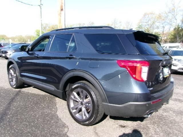 Certified 2022 Ford Explorer XLT w/ Equipment Group 202A AWD/4WD image 8