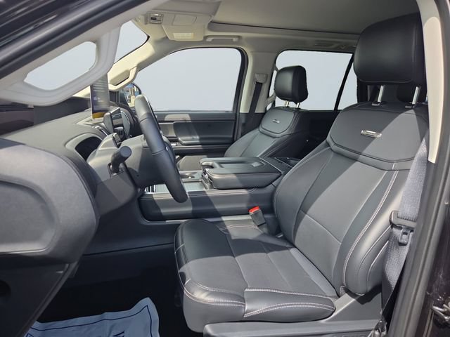 Certified 2025 Ford Expedition Platinum AWD/4WD image 5