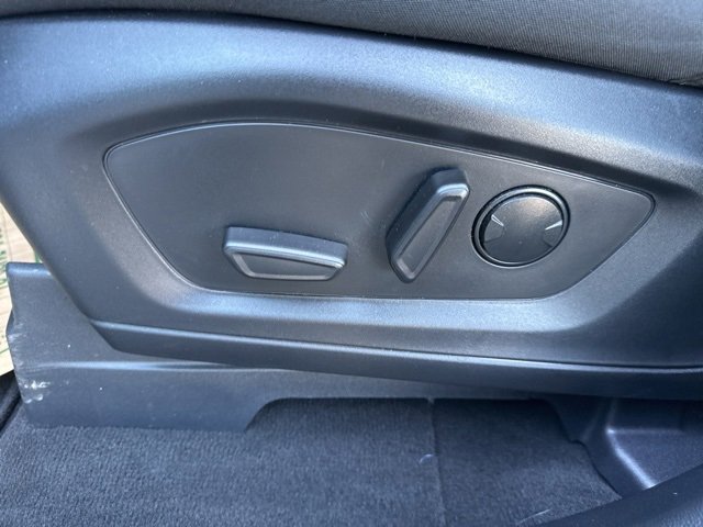 Certified 2025 Ford Explorer Active image 17