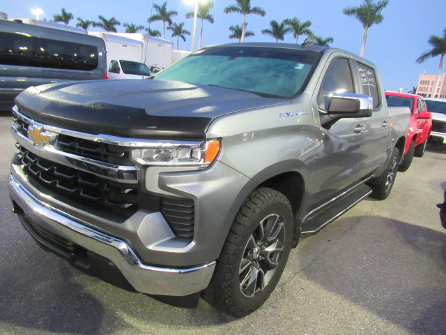 Used 2023 Chevrolet Silverado 1500 LT AWD/4WD image 2