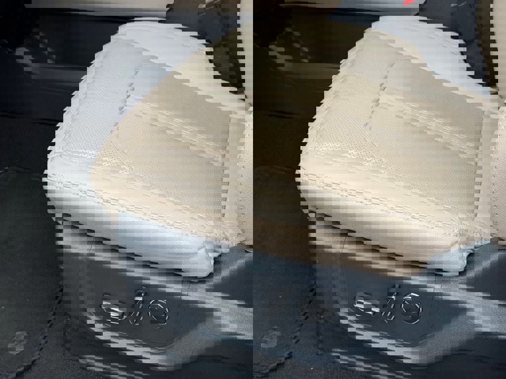 Certified 2024 Ford Expedition Limited image 23