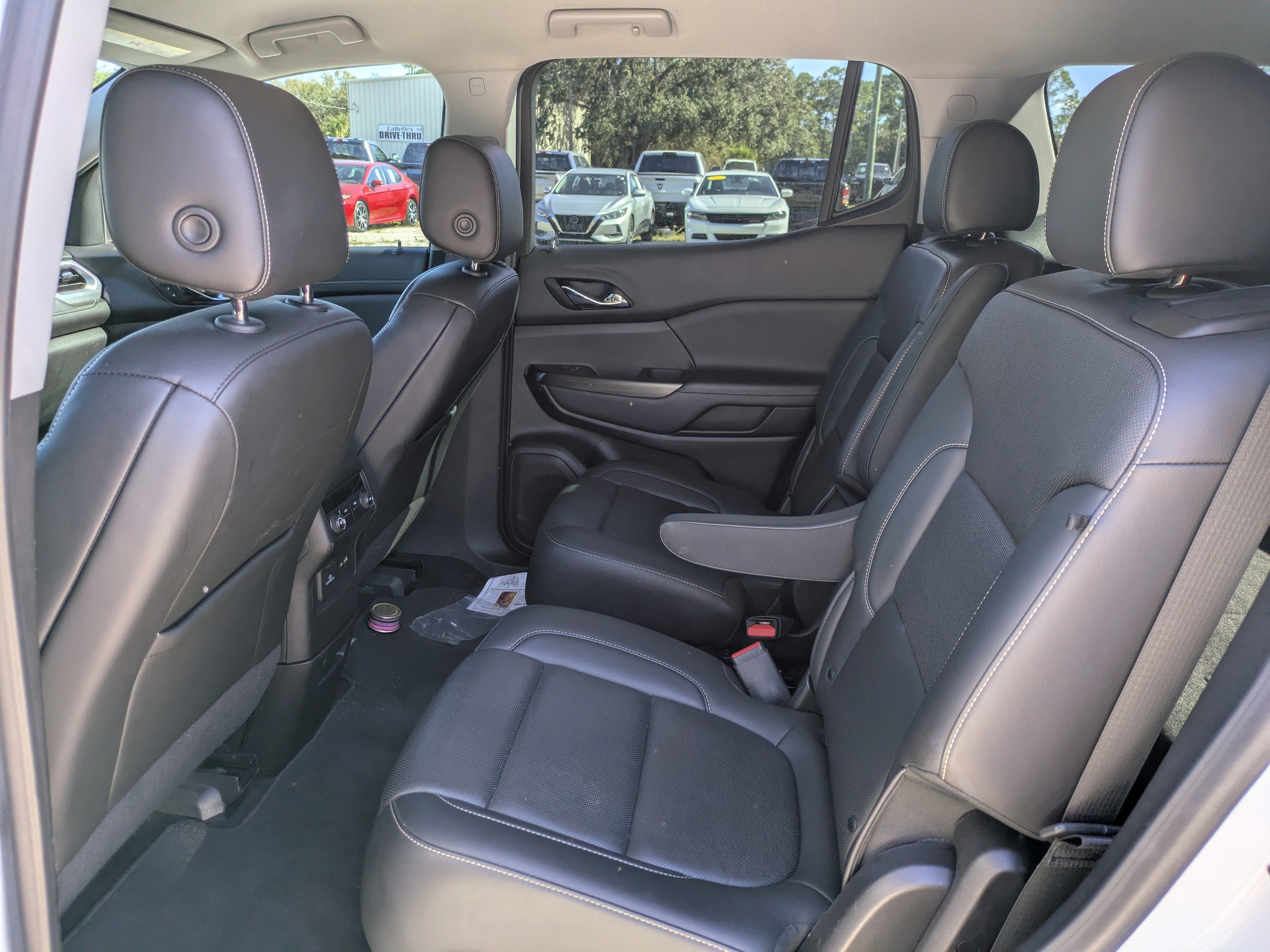 Used 2023 GMC Acadia SLT FWD image 13