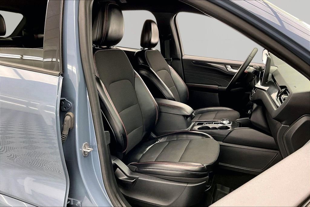 Certified 2024 Ford Escape ST-Line w/ Tech Pack #1 AWD/4WD image 7