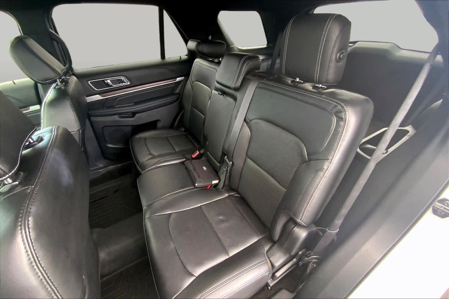 Certified 2018 Ford Explorer Limited w/ Equipment Group 301A FWD image 21