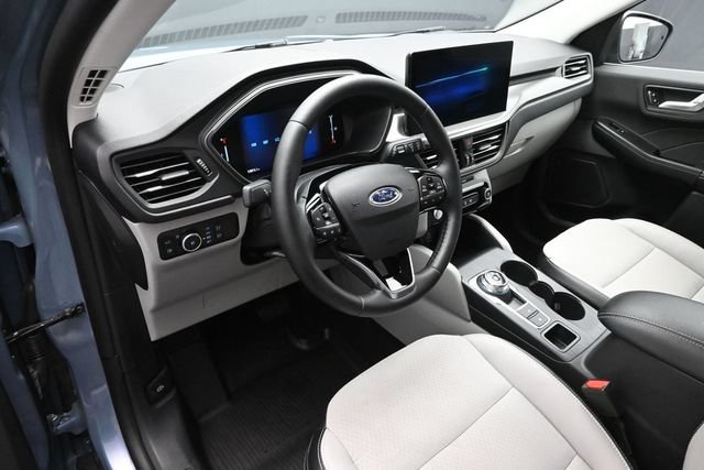 Certified 2026 Ford Escape SE FWD image 9